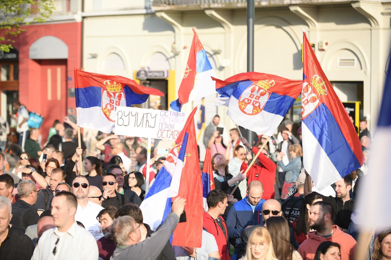 Не капитулацији у Новом Саду!