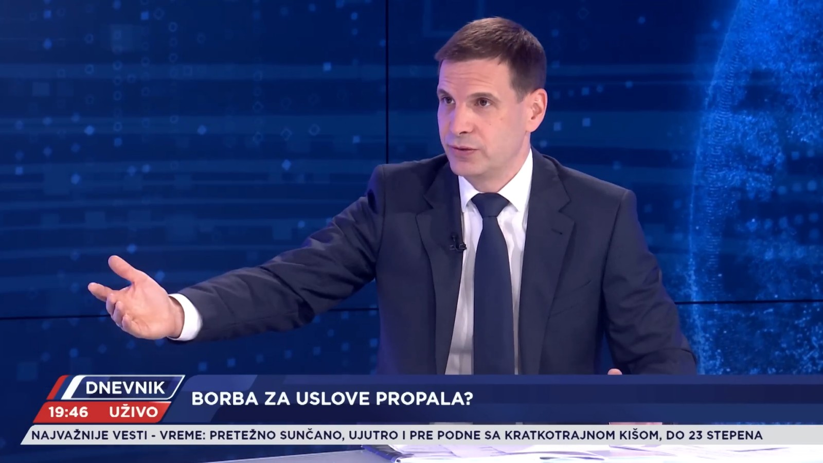 Део опозиције напустио борбу за изборне услове