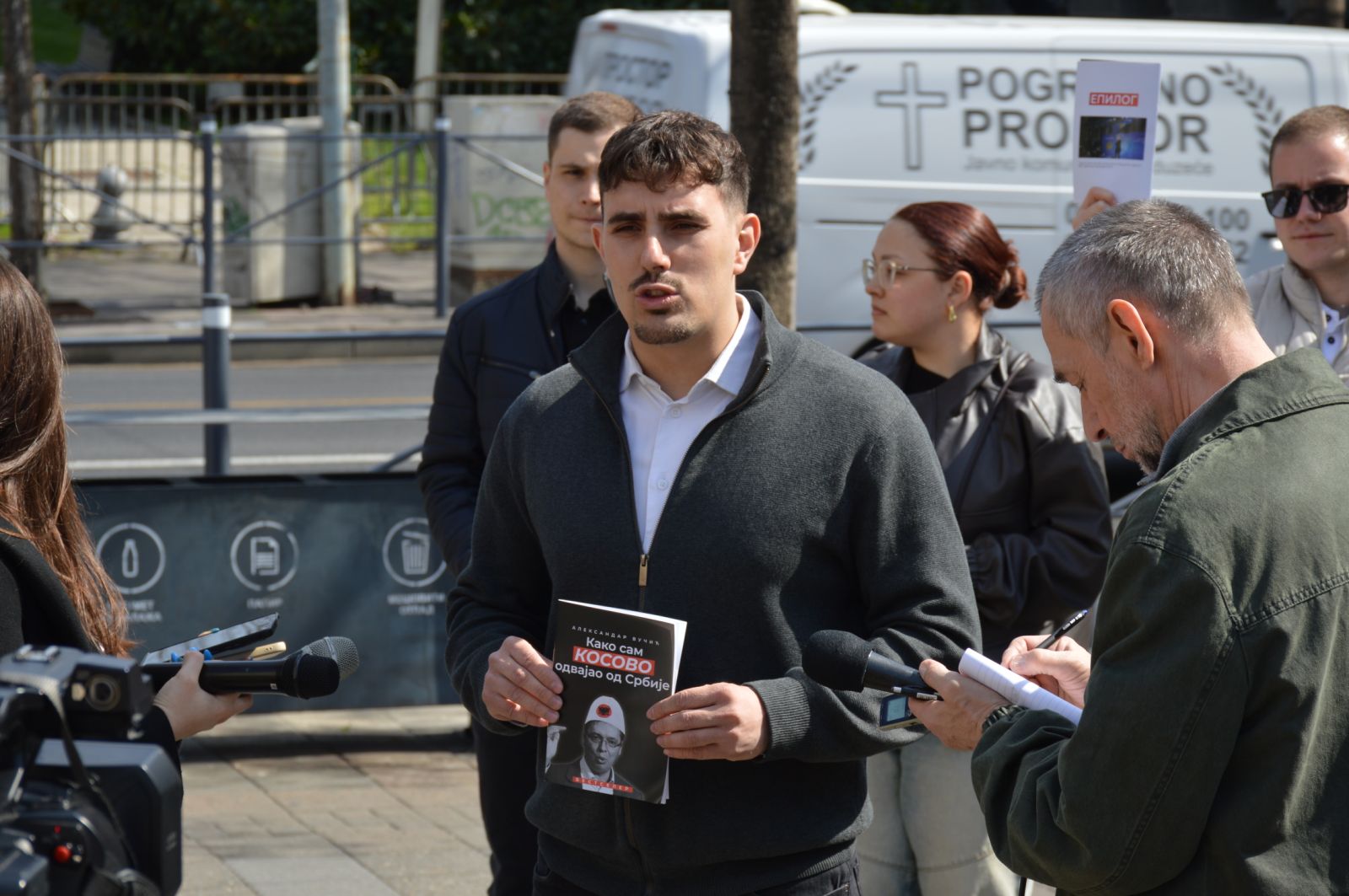 Промоција књиге Александра Вучића- како сам Косово одвајао од Србије (видео)